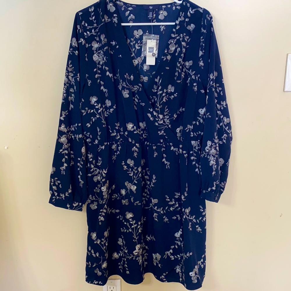 Gap long sleeved flowered dress